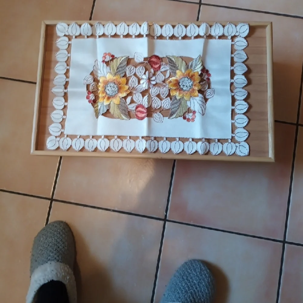 Floral Embroidered Hollowed Out Placemats Set Of Four ( New)